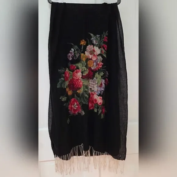 Floral Print Fringed Black Pashmina Wrap - Picture 2 of 13